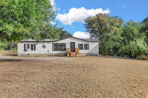 3302 Hilltop Court Granbury TX 76048
