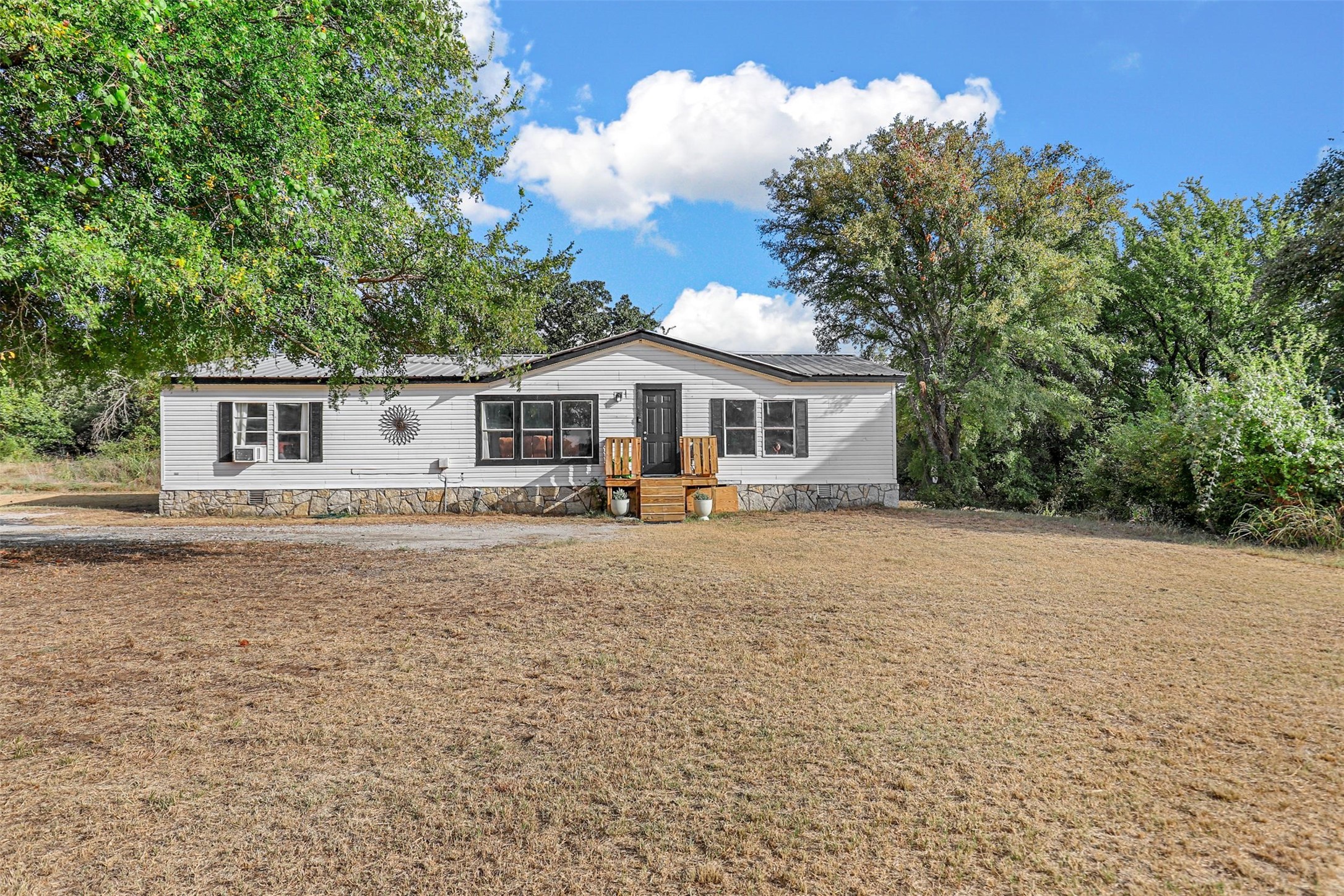 3302 Hilltop Court Granbury TX 76048