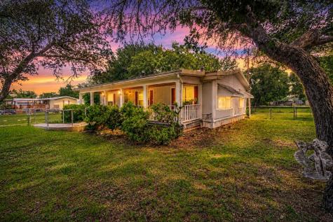 3007 Tanglewood Drive Granbury TX 76048