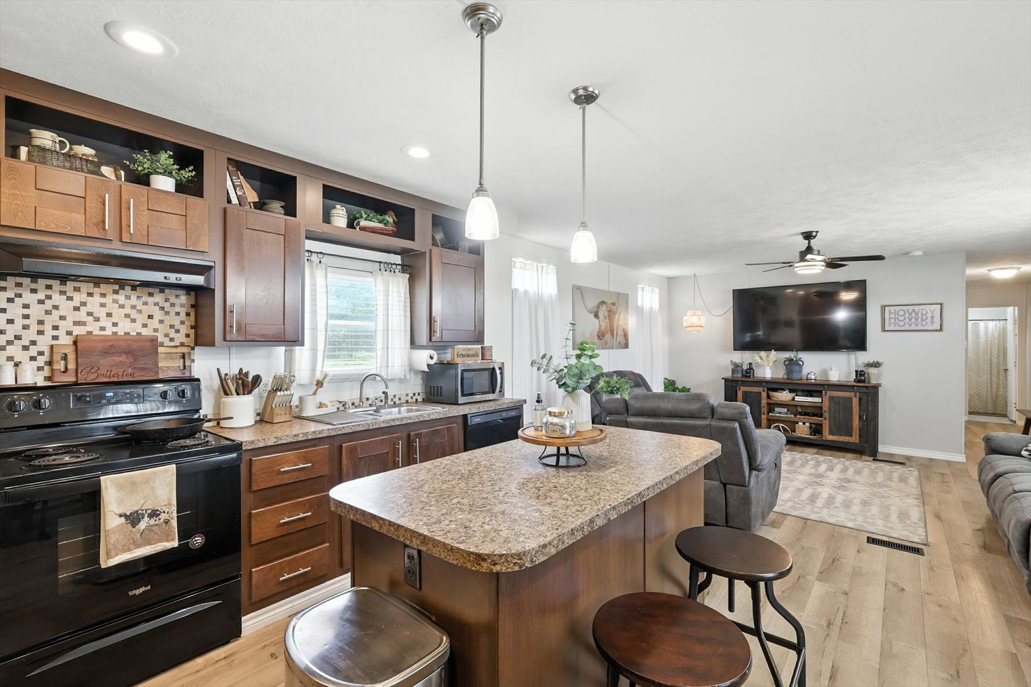 243 County Road 4851 Newark TX 76071
