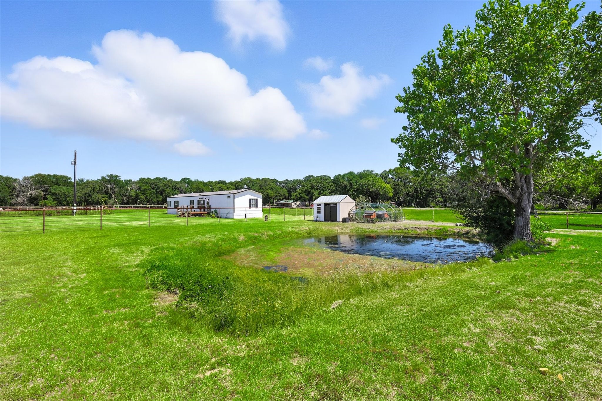 243 County Road 4851 Newark TX 76071