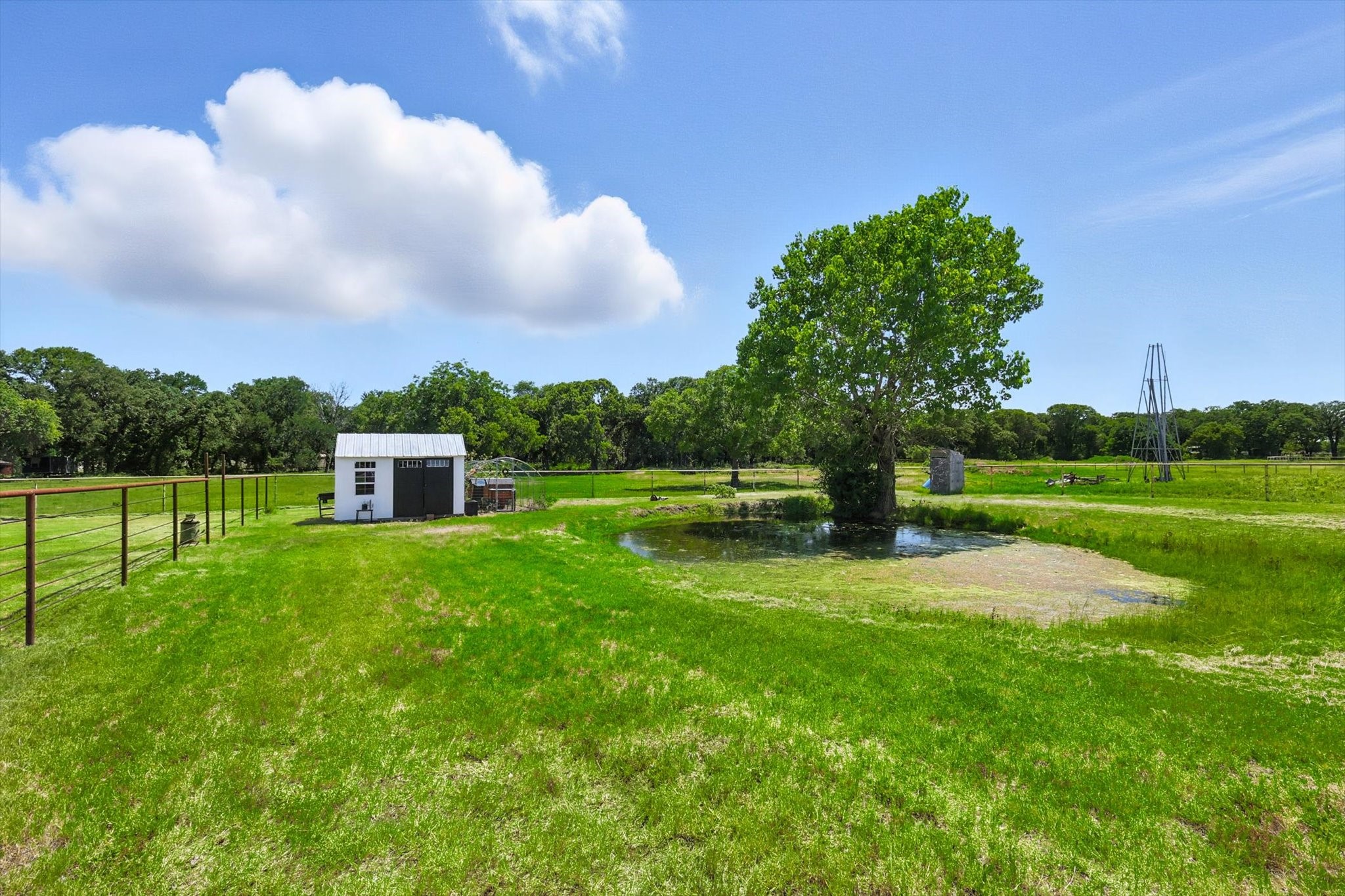 243 County Road 4851 Newark TX 76071
