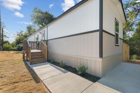 1121 Pawnee Trail Granbury TX 76048