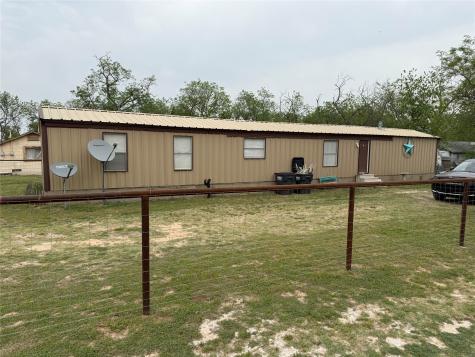 1041 Ladelle Street De Leon TX 76444