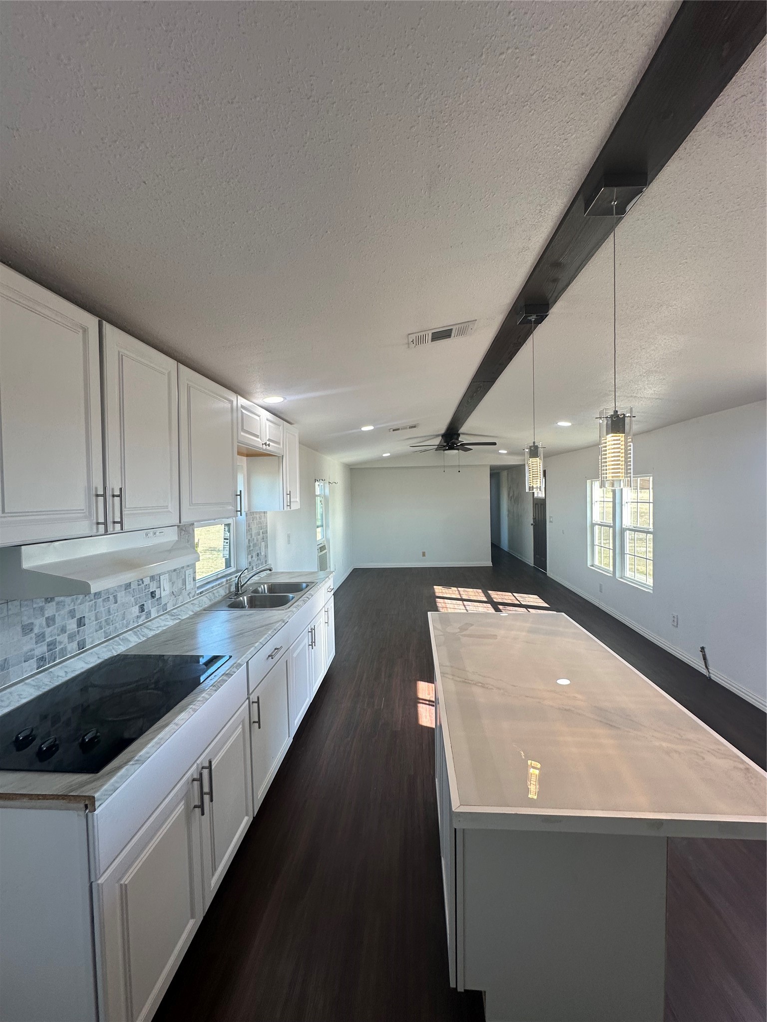 211 Alton Ennis TX 75119