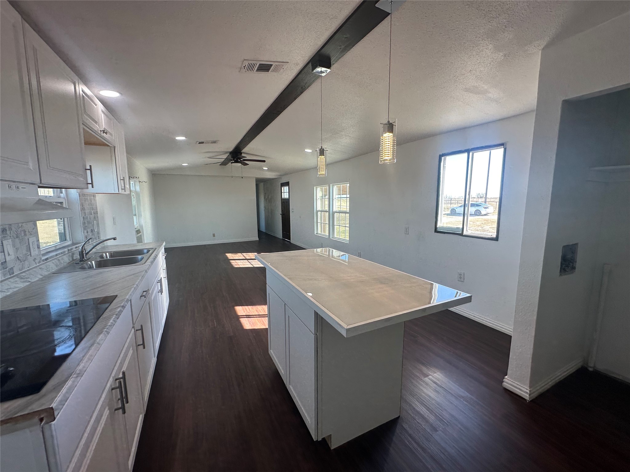 211 Alton Ennis TX 75119