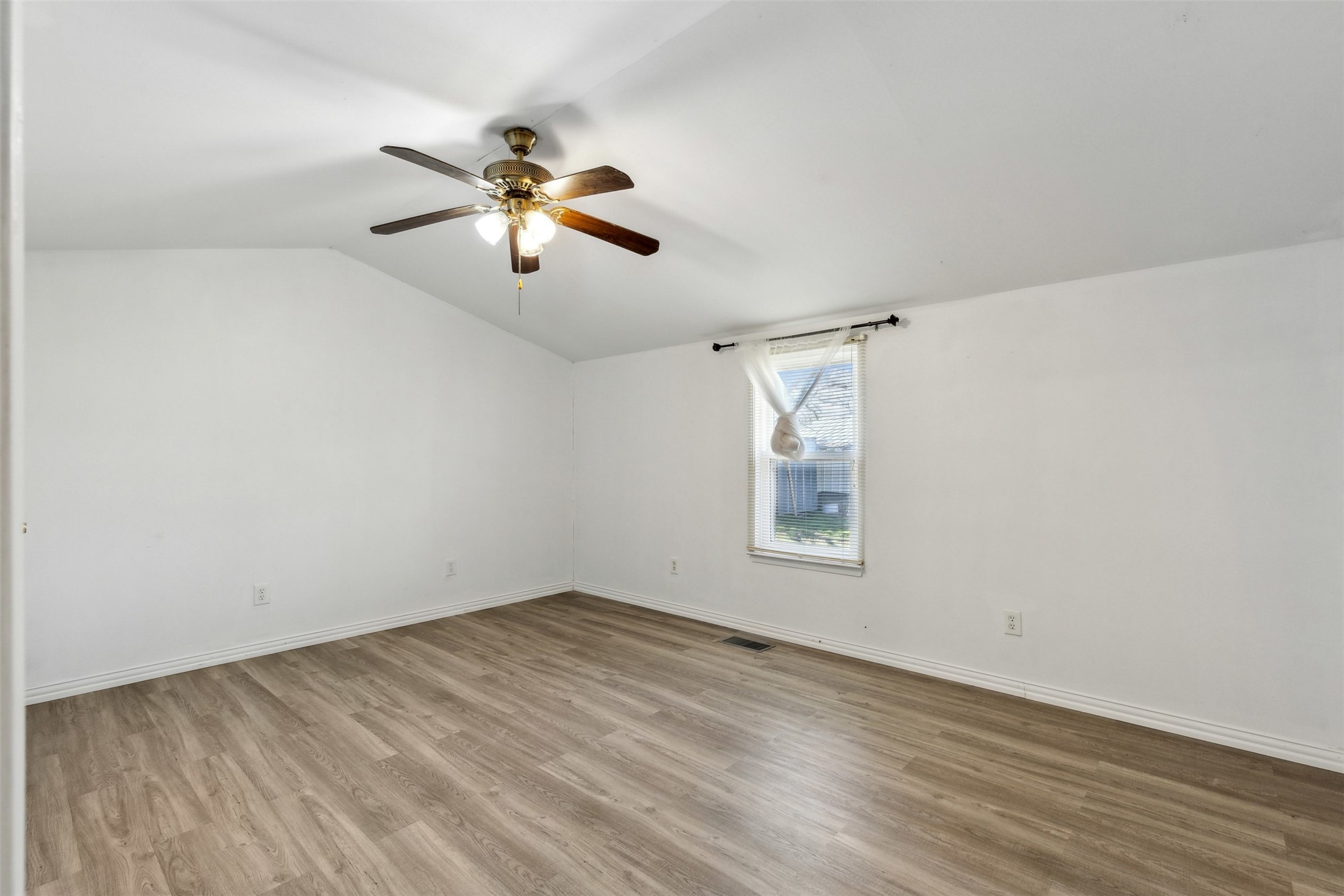 3217 E Fm 916 Cleburne TX 76031