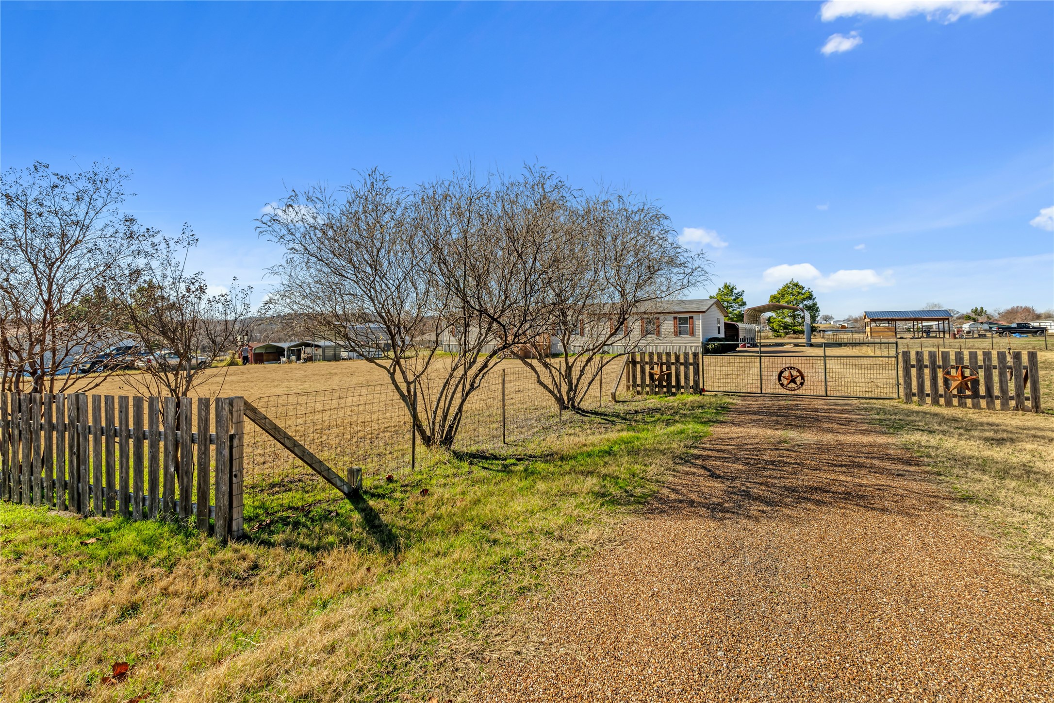 184 Oak Meadows Drive Springtown TX 76082