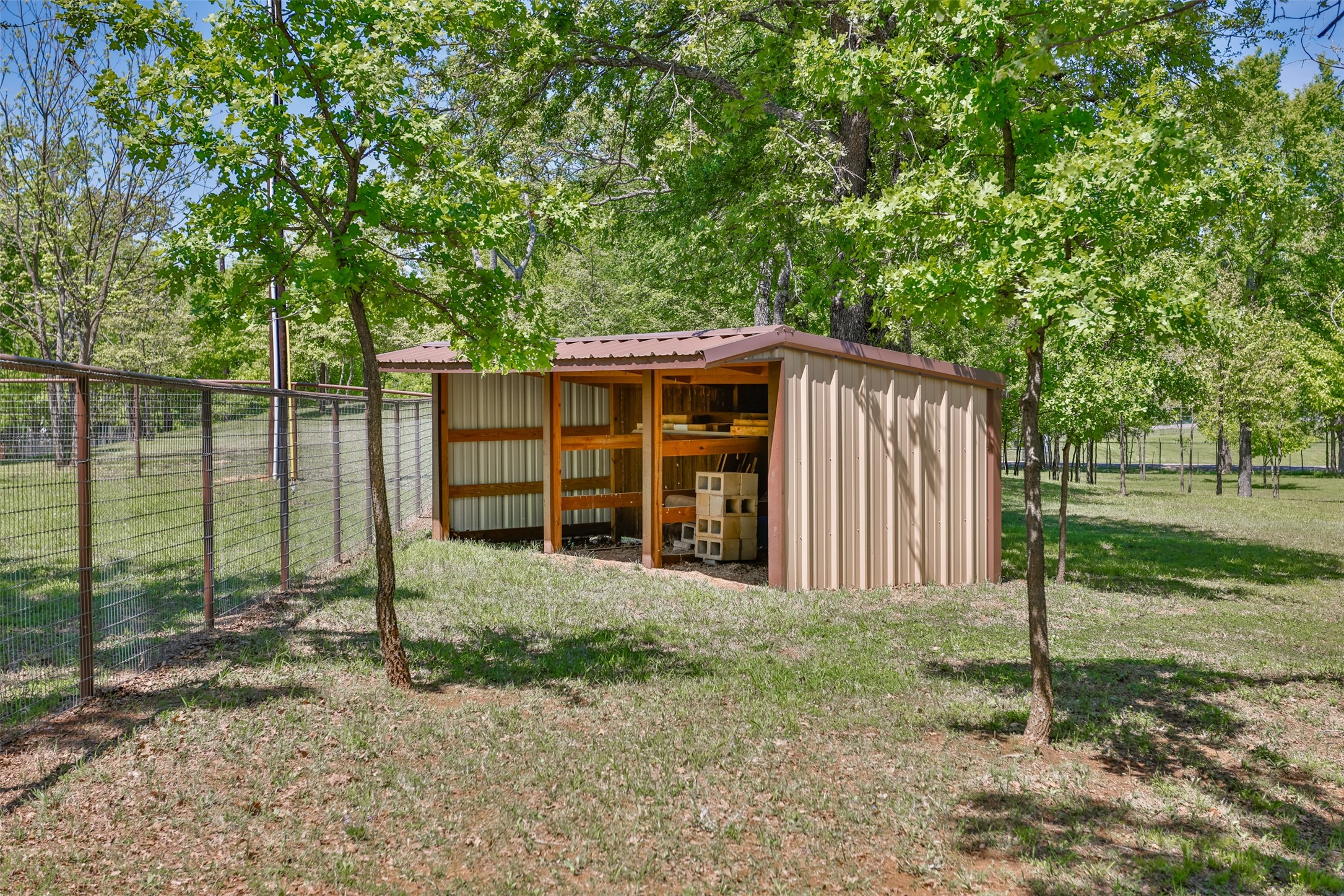 100 Shawnee Trail Road Whitesboro TX 76273
