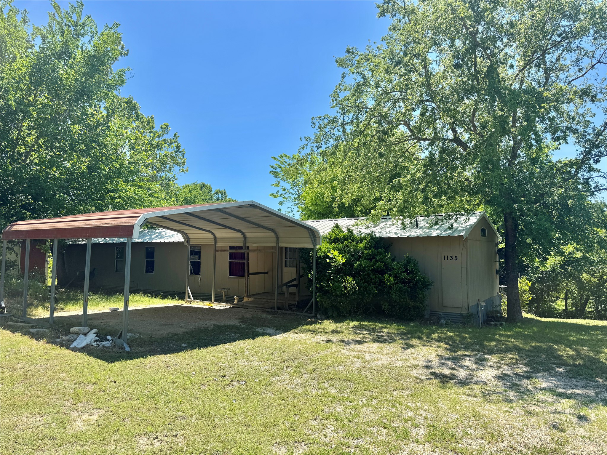 1135 Ira Ward Lane Gainesville TX 76240