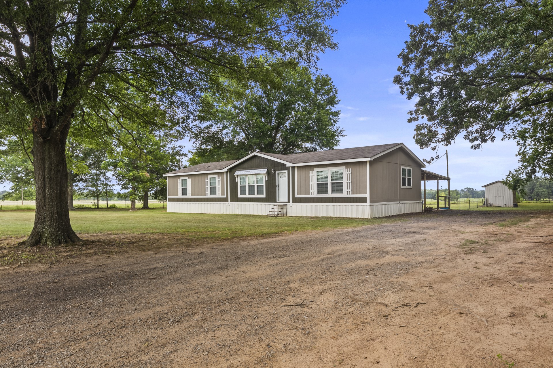 1183 County Road 4260 Cookville TX 75558