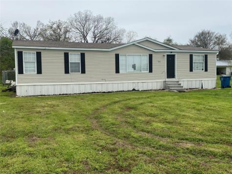 503 S Avenue C Wortham TX 76693