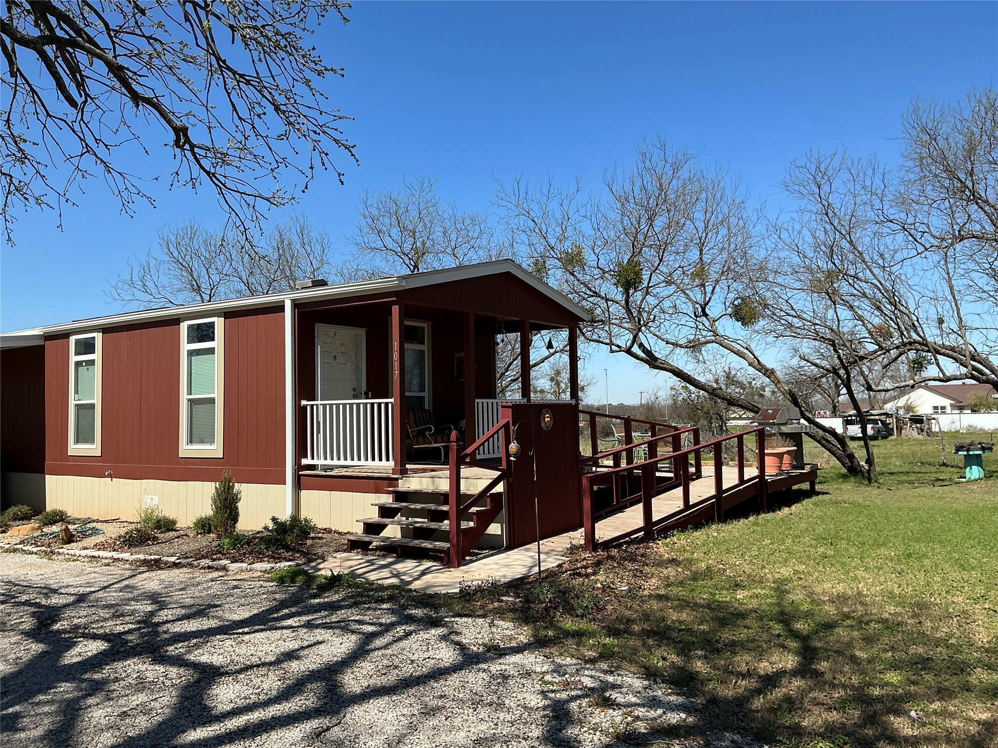 1017 W Ross Avenue De Leon TX 76444