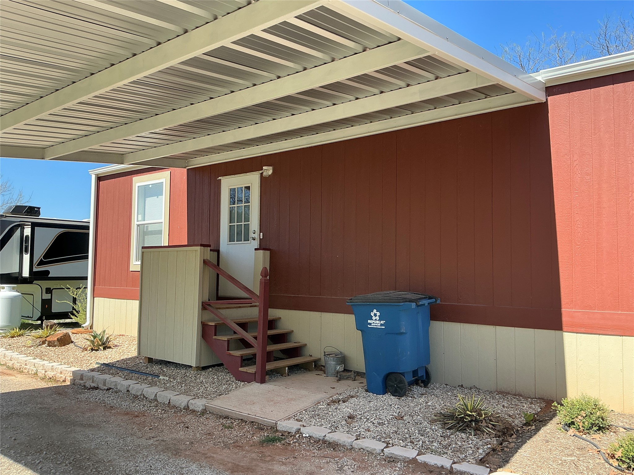1017 W Ross Avenue De Leon TX 76444