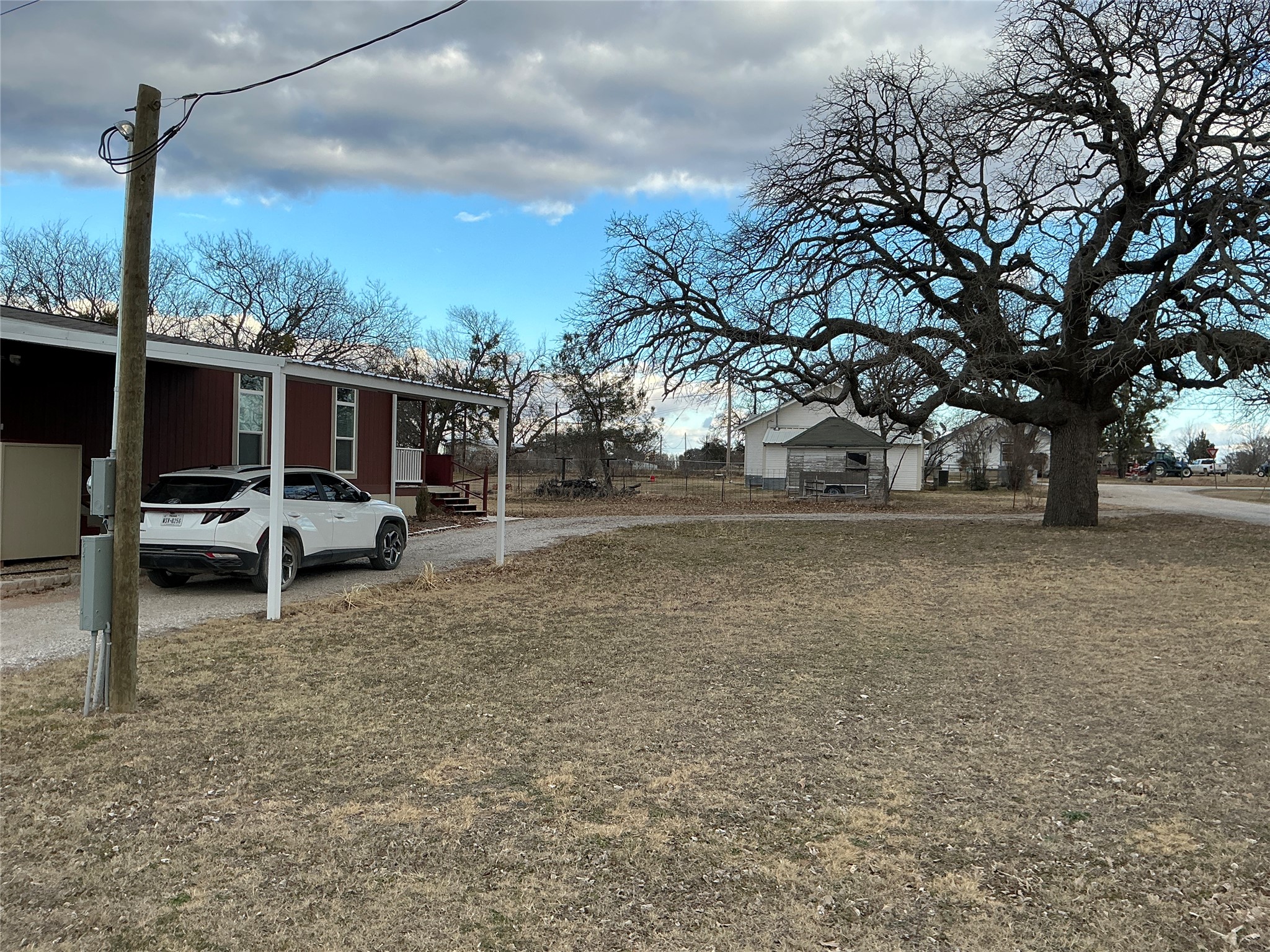 1017 W Ross Avenue De Leon TX 76444