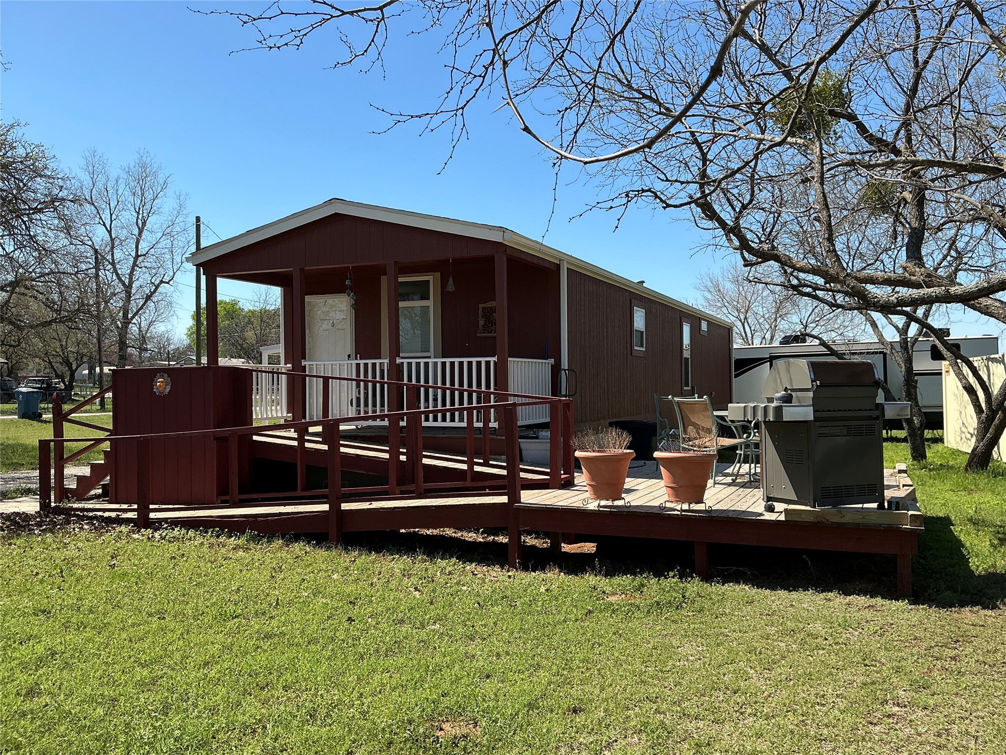 1017 W Ross Avenue De Leon TX 76444