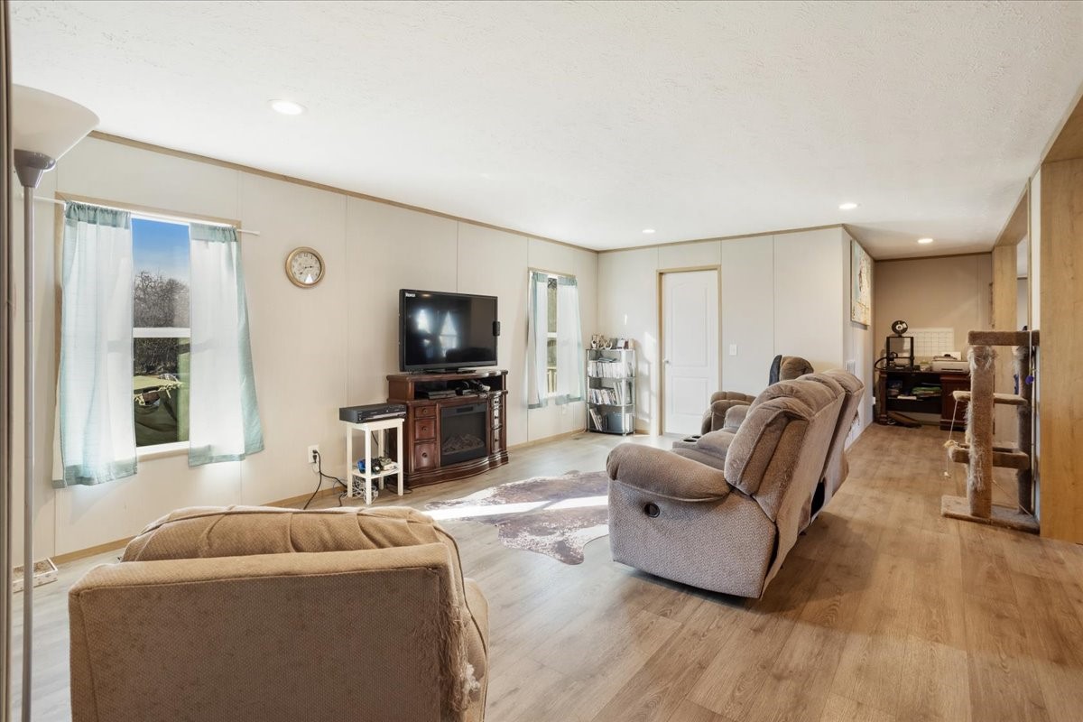 5740 County Road 1091 Celeste TX 75423