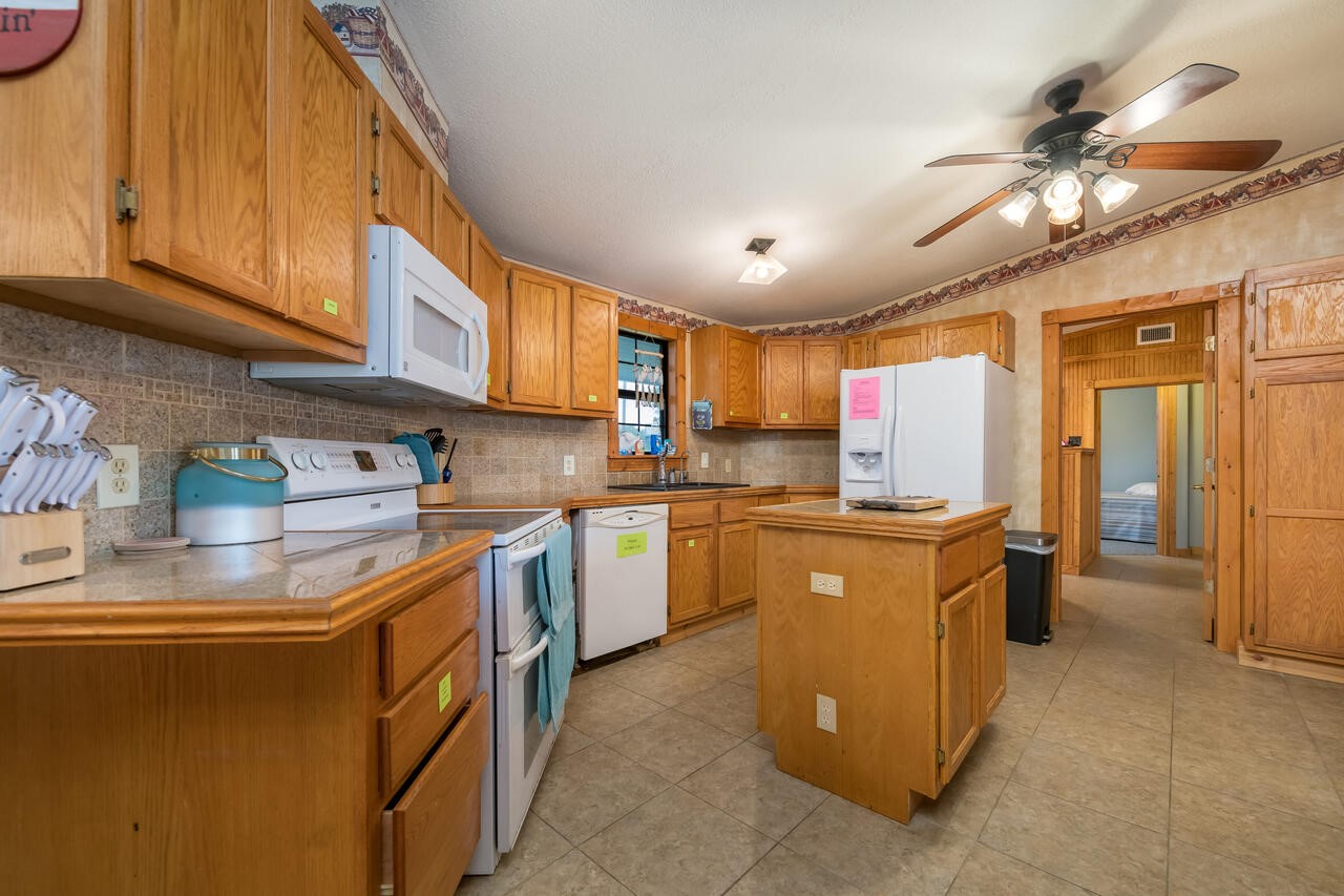 1603 Lcr 822 Groesbeck TX 76642