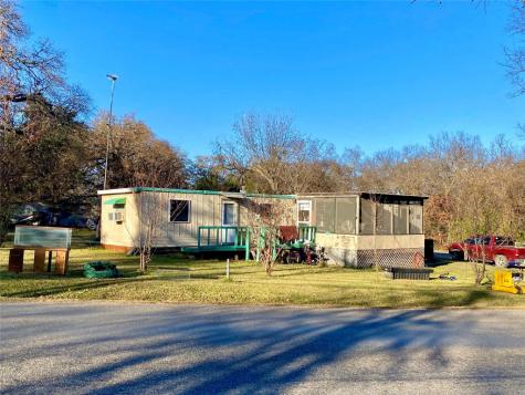 17 Ivanhoe Drive Gordonville TX 76245