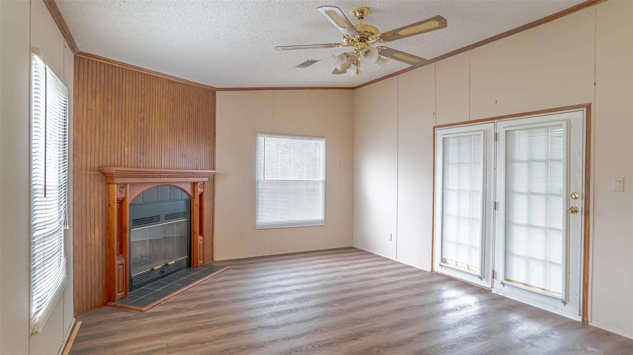 2717 Creek Drive Granbury TX 76048
