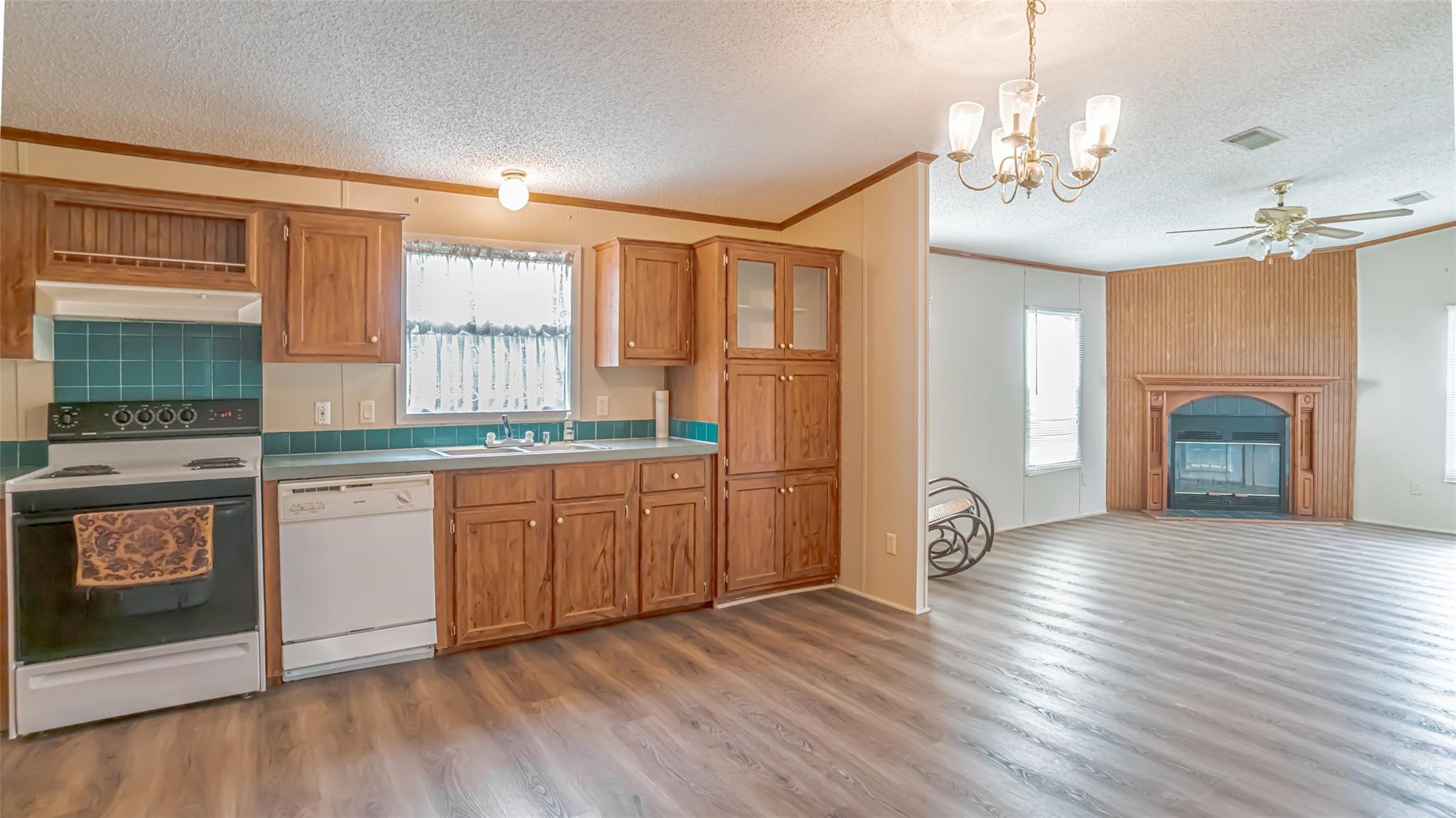 2717 Creek Drive Granbury TX 76048