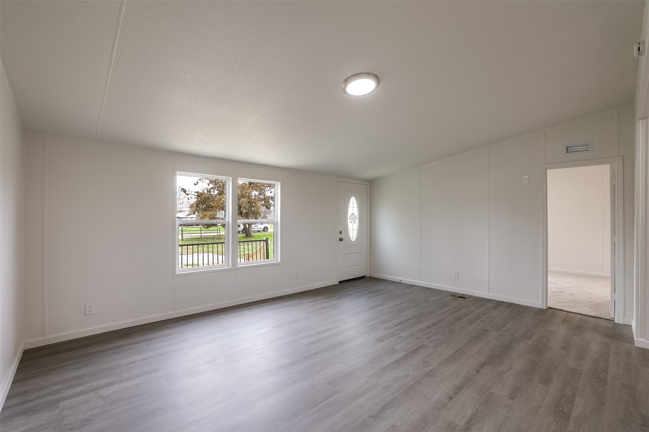 945 Walnut Street Reno TX 76020