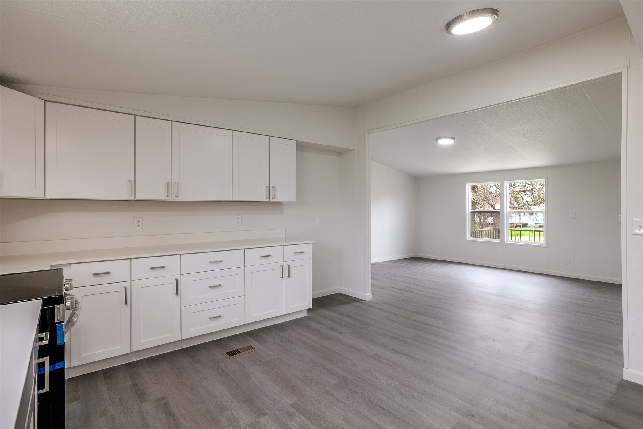 945 Walnut Street Reno TX 76020