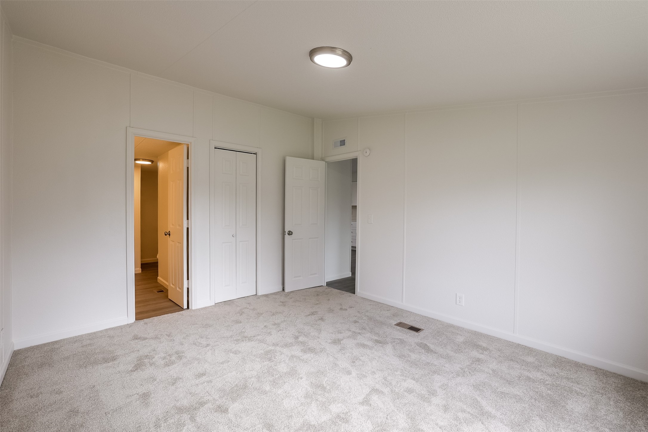 945 Walnut Street Reno TX 76020