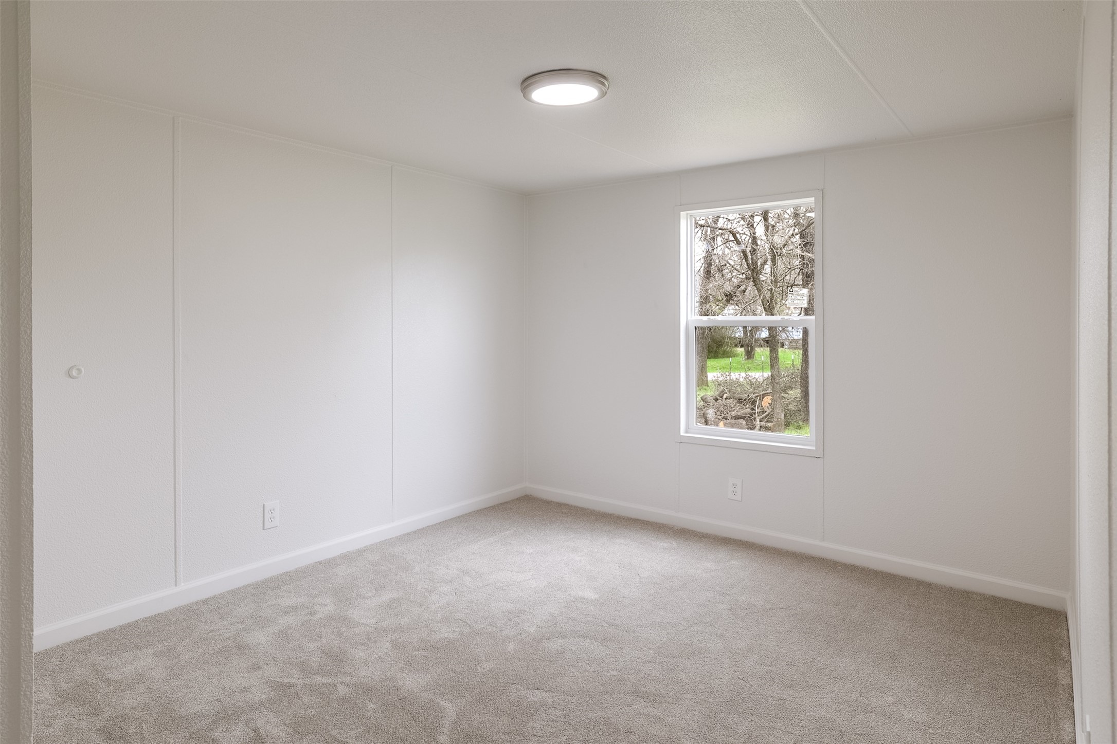 945 Walnut Street Reno TX 76020