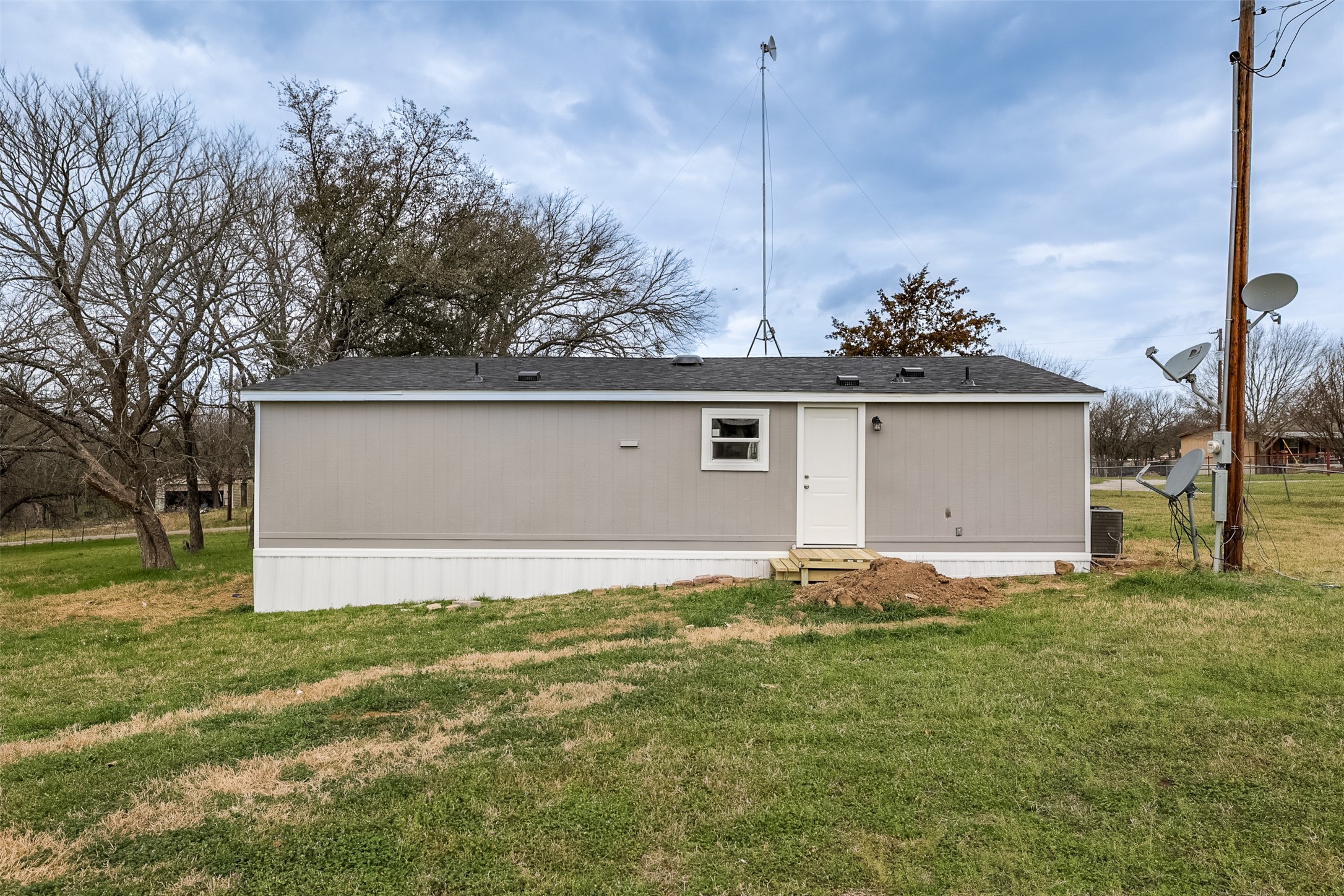 945 Walnut Street Reno TX 76020