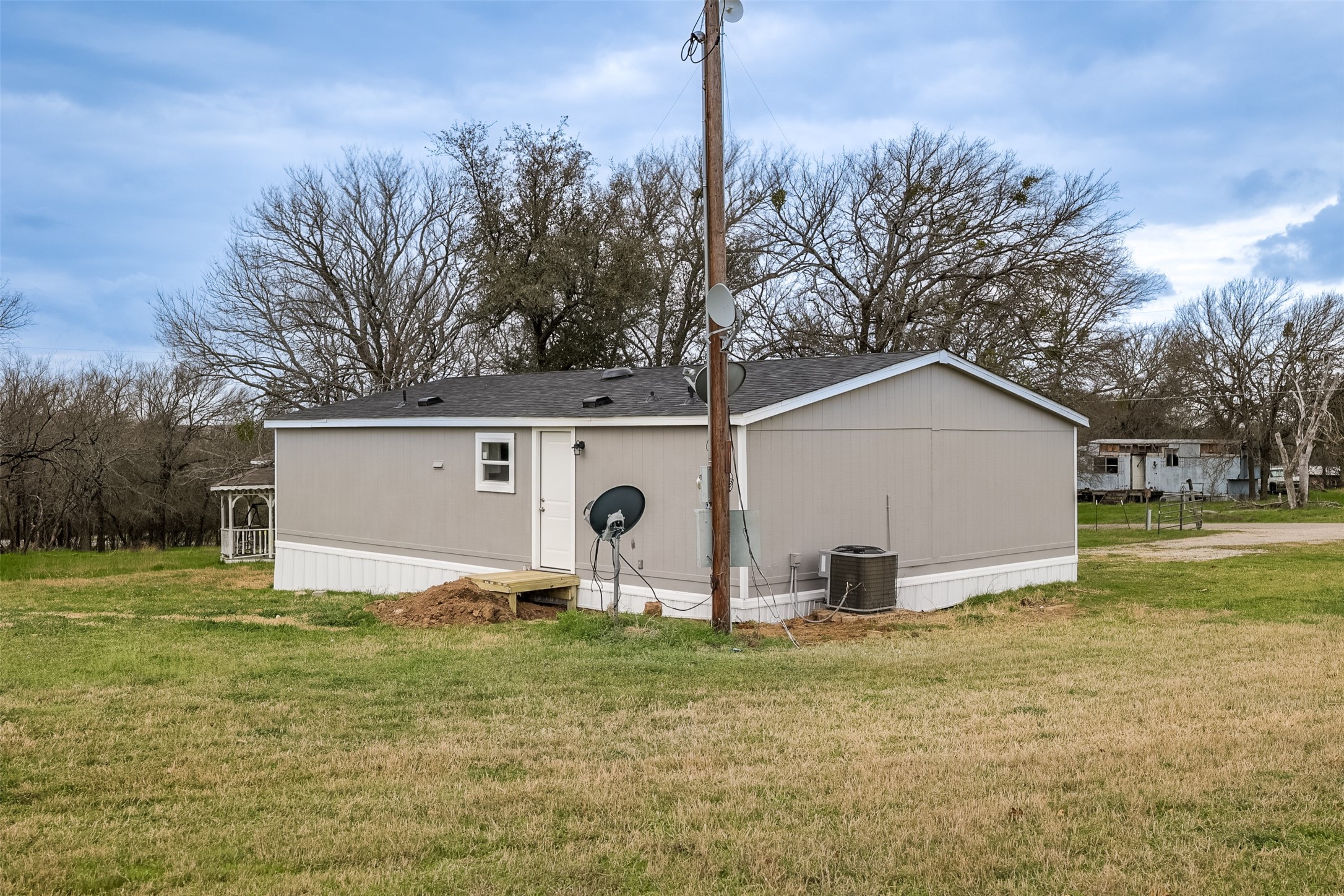 945 Walnut Street Reno TX 76020