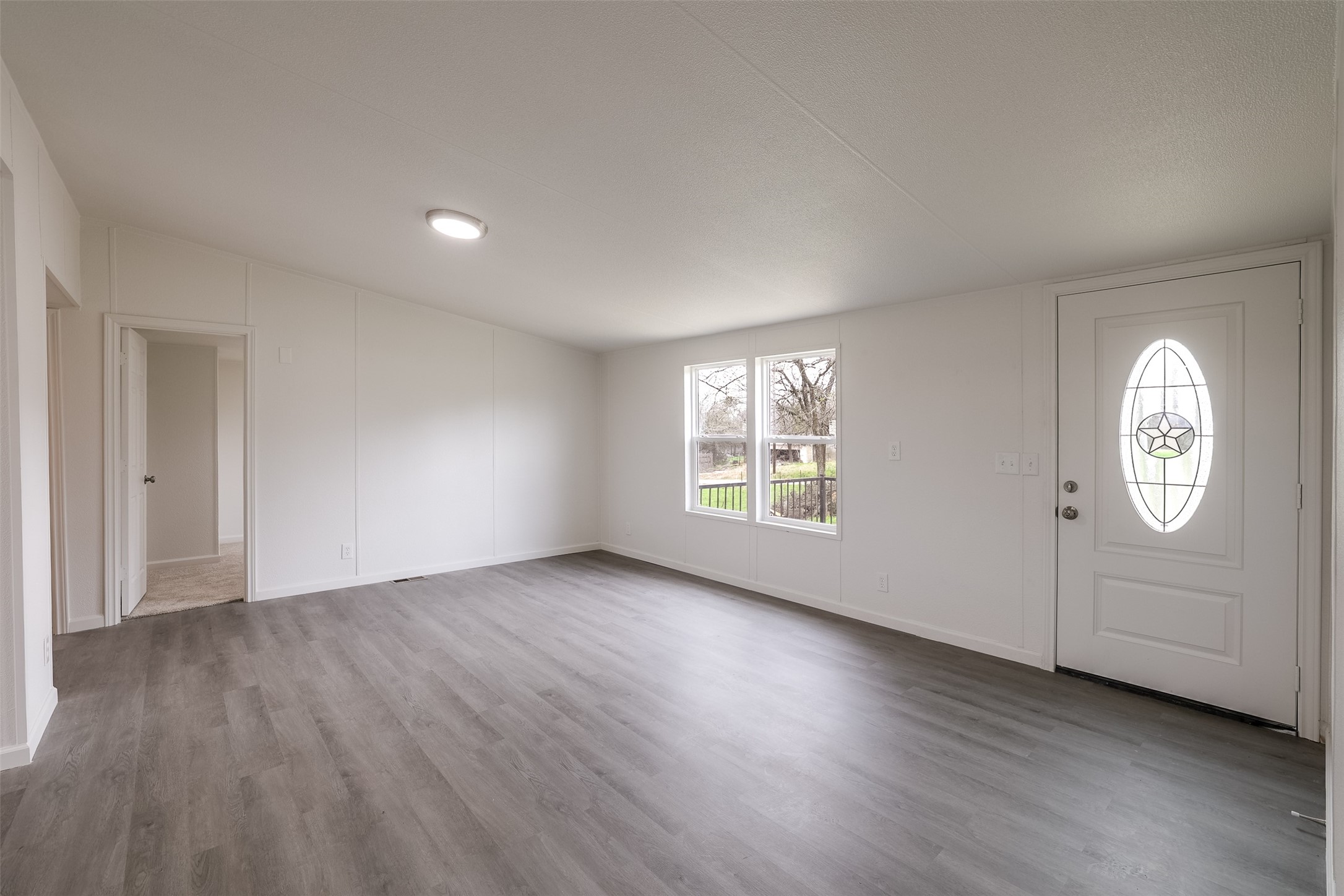 945 Walnut Street Reno TX 76020