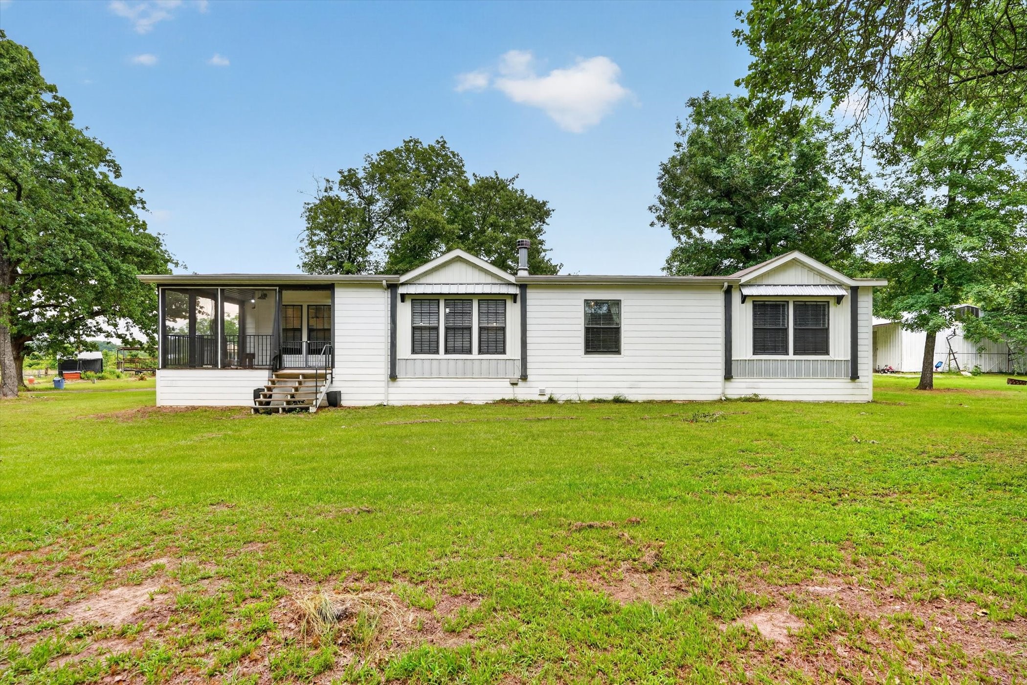 1001 N Seven Points Drive Kemp TX 75143