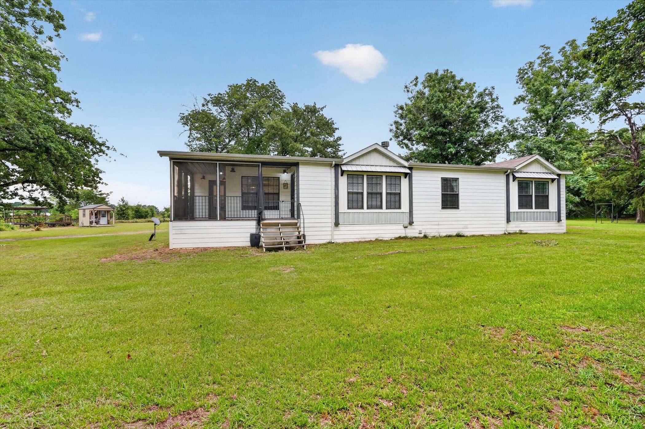 1001 N Seven Points Drive Kemp TX 75143
