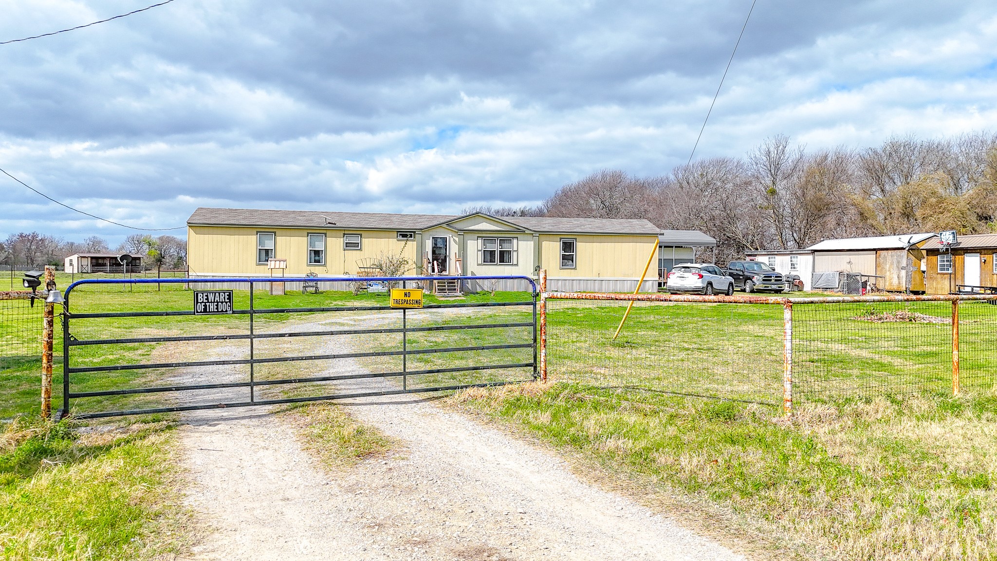 706 County Road 2260 Corsicana TX 75109