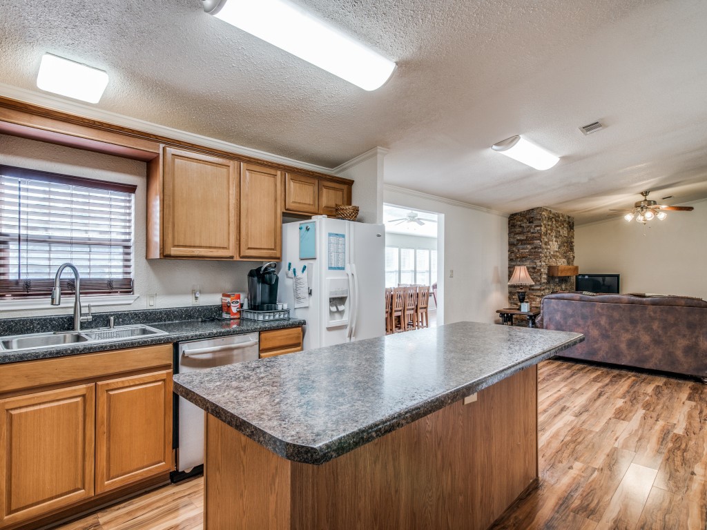 233 Esquire Estates Road Mabank TX 75156