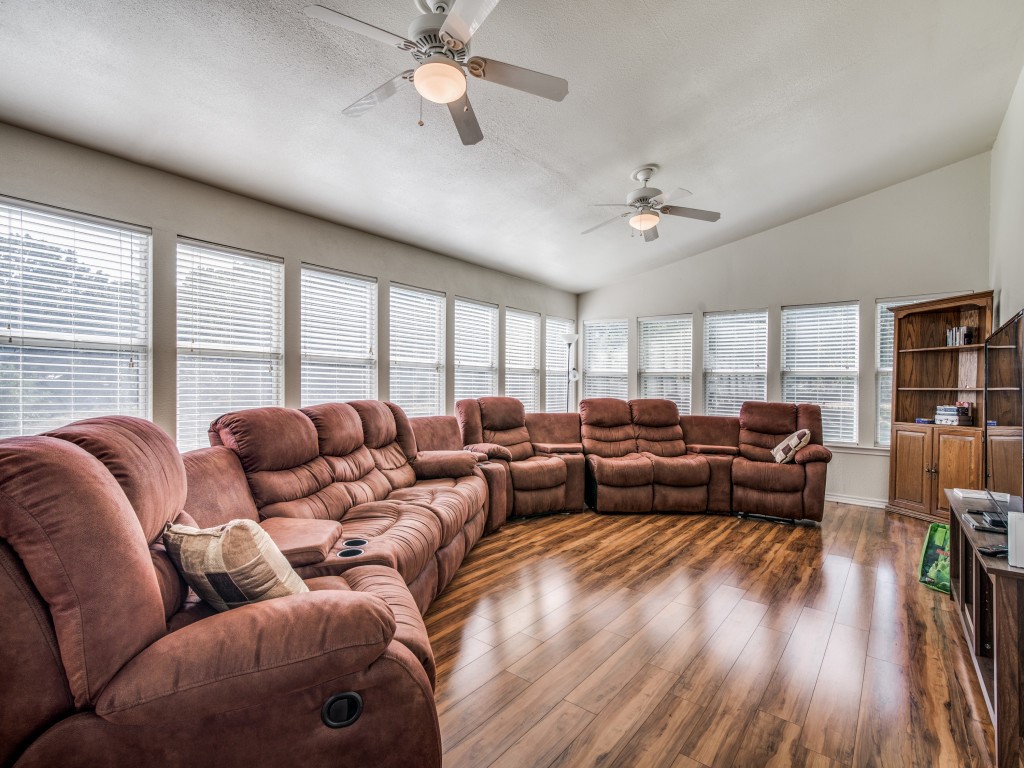 233 Esquire Estates Road Mabank TX 75156