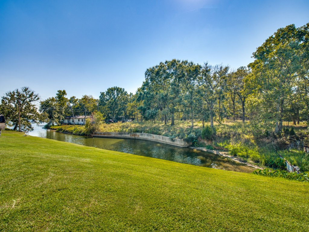 233 Esquire Estates Road Mabank TX 75156