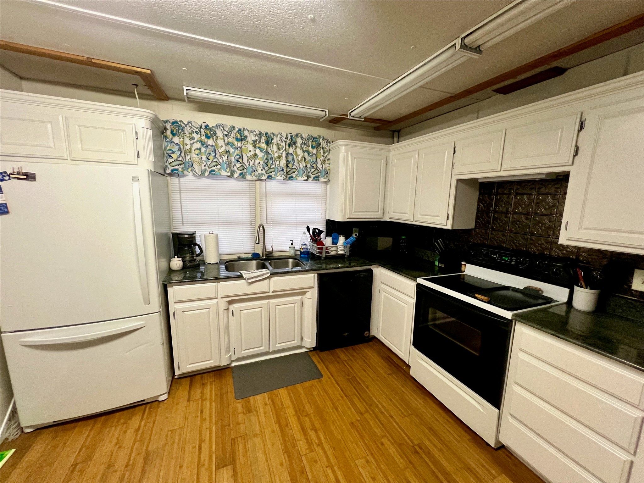 2334 Sanbar Road Possum Kingdom Lake TX 76449
