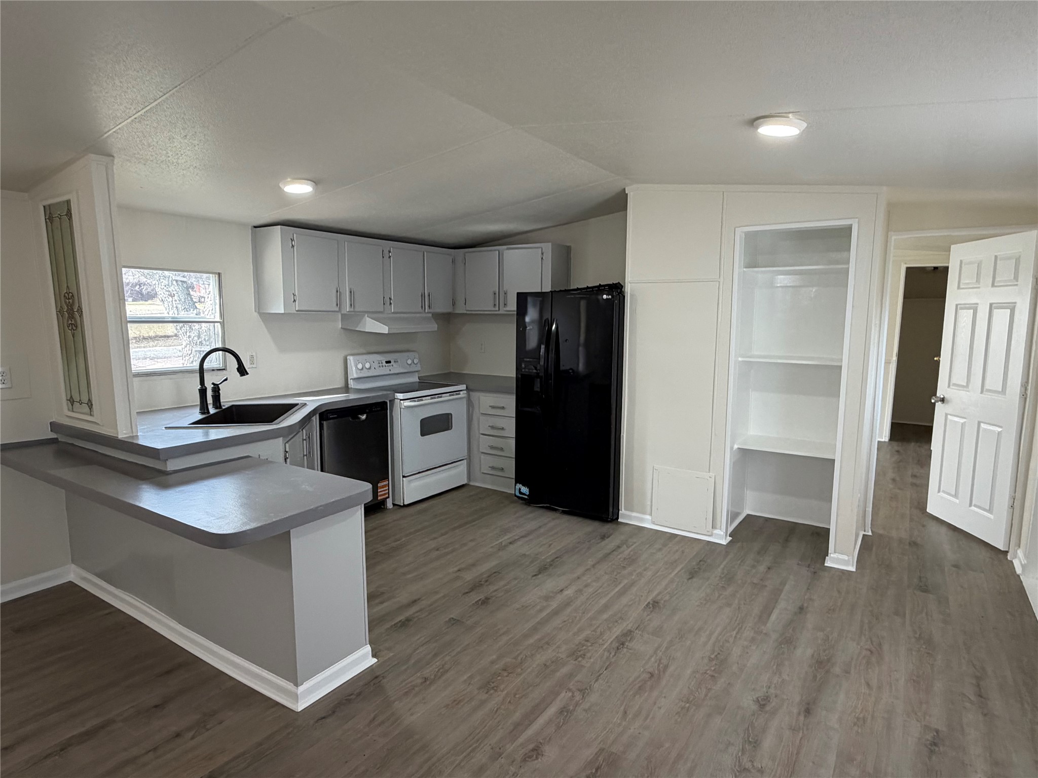 3601 Hedge Row Street Granbury TX 76048