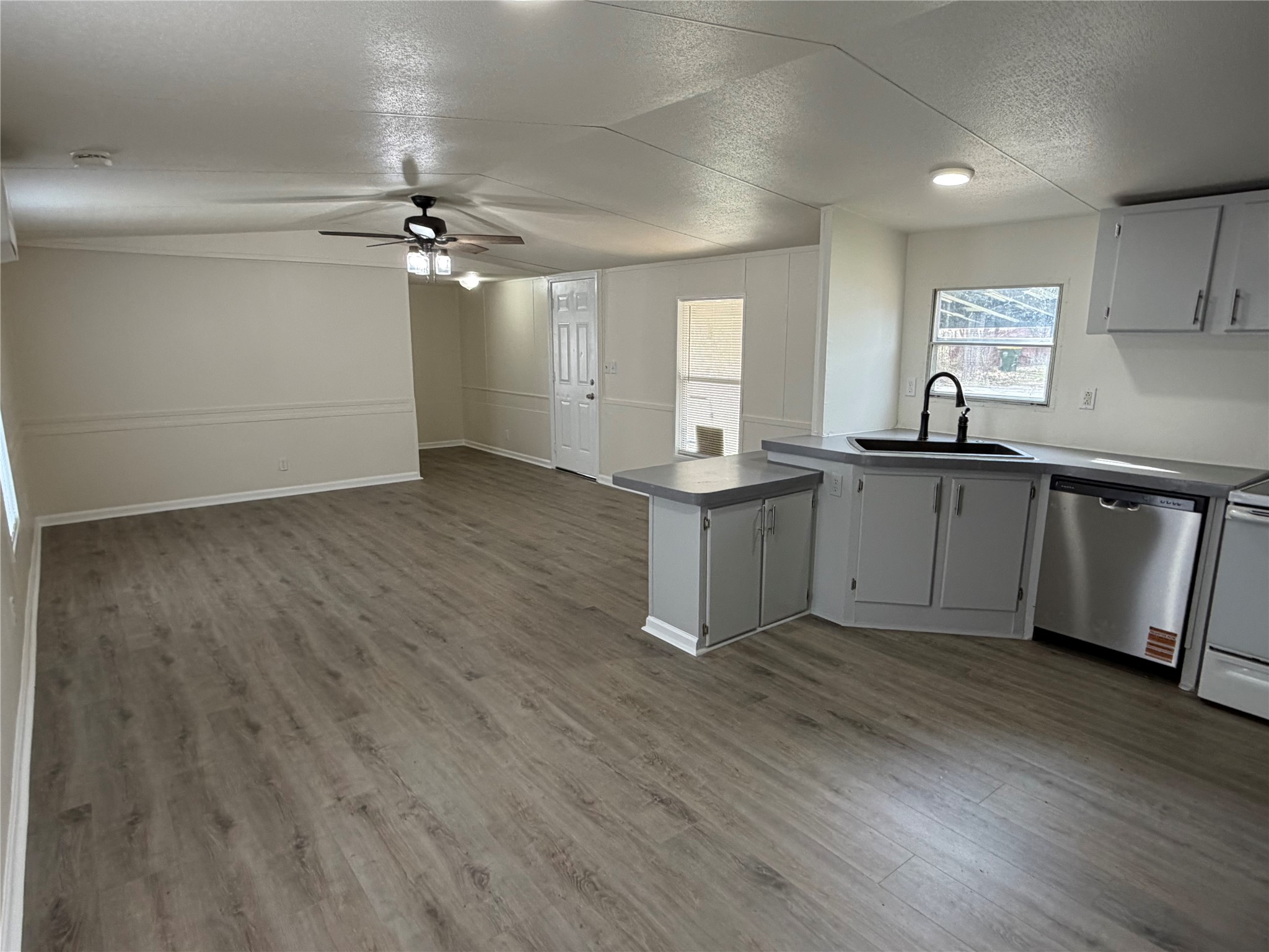 3601 Hedge Row Street Granbury TX 76048
