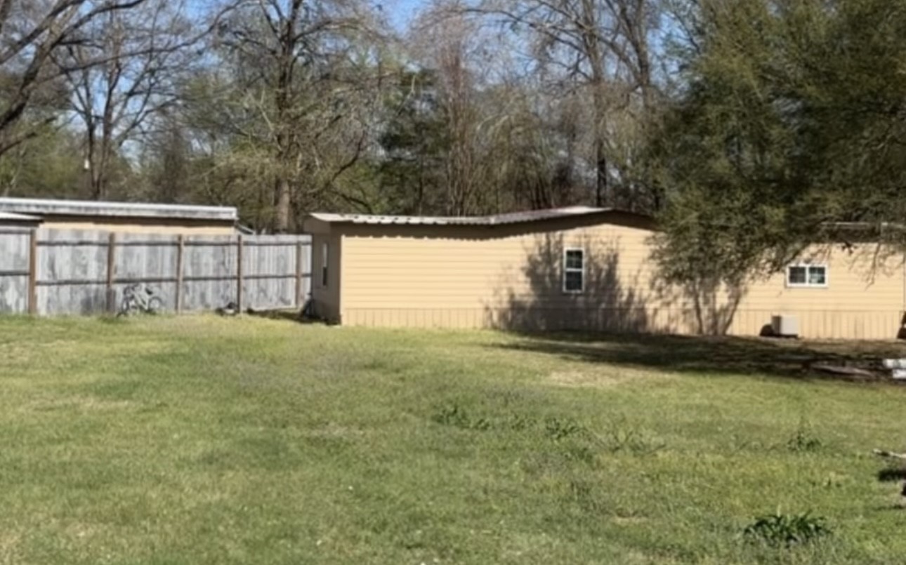 610 Vz County Road 1501 Van TX 75790