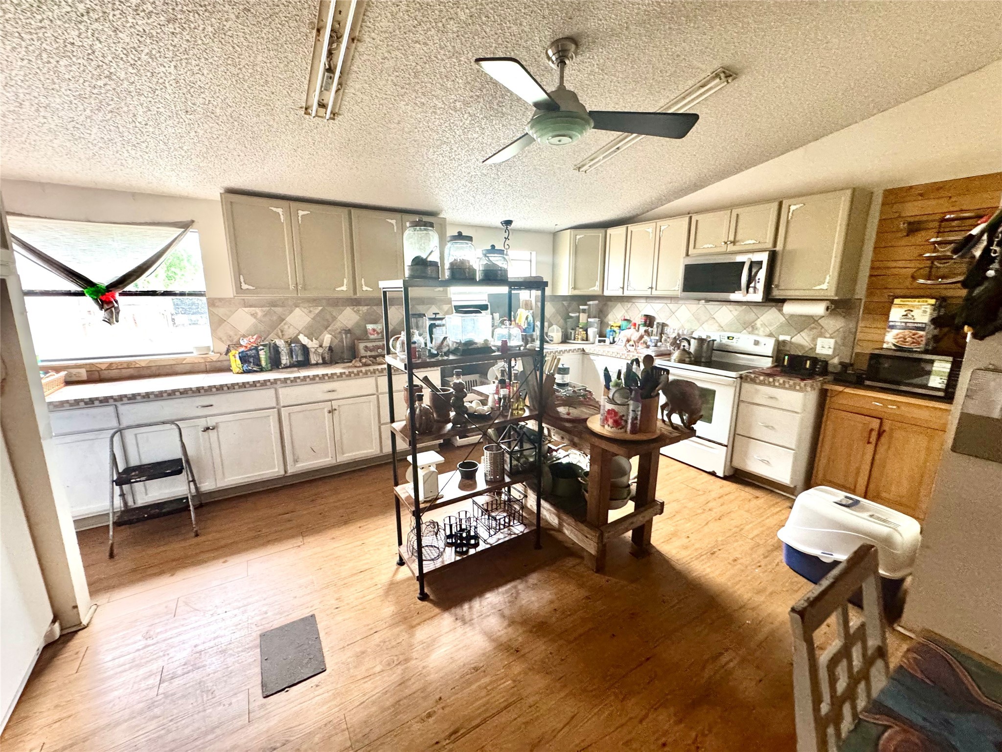 1560 Fm 27 Wortham TX 76693