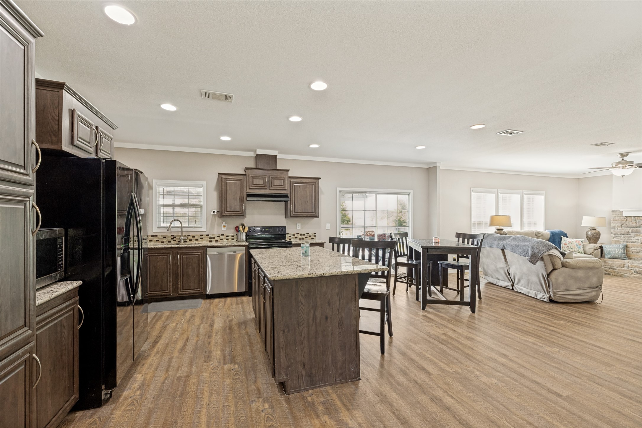 9147 County Road 1143 Leonard TX 75452