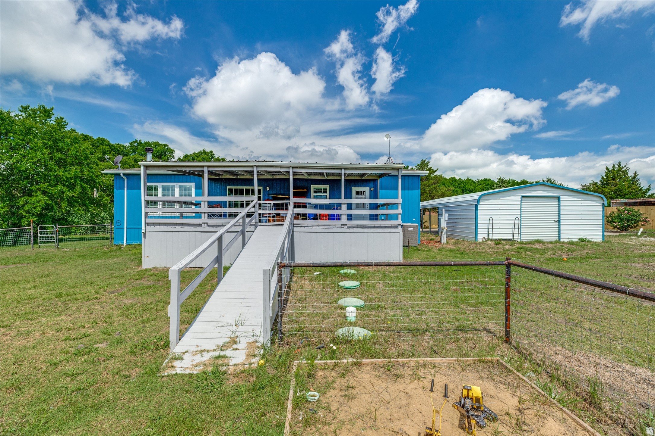 9147 County Road 1143 Leonard TX 75452