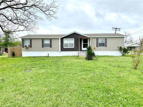 303 N Market Street Bremond TX 76629