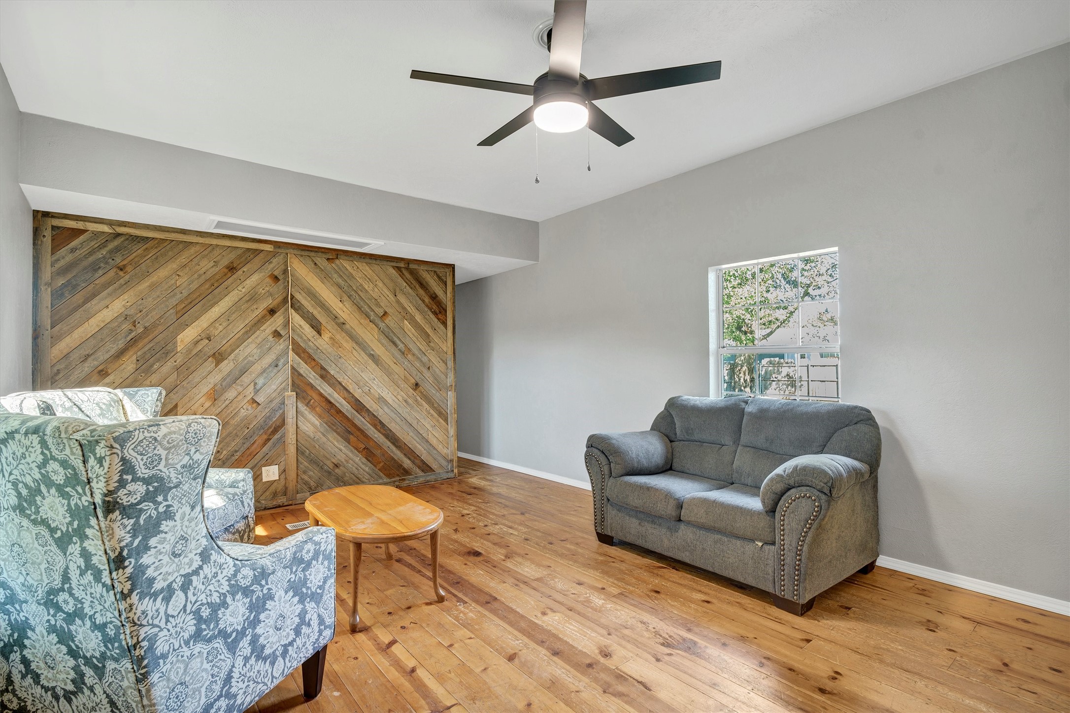 1941 Lariat Lane Burleson TX 76028