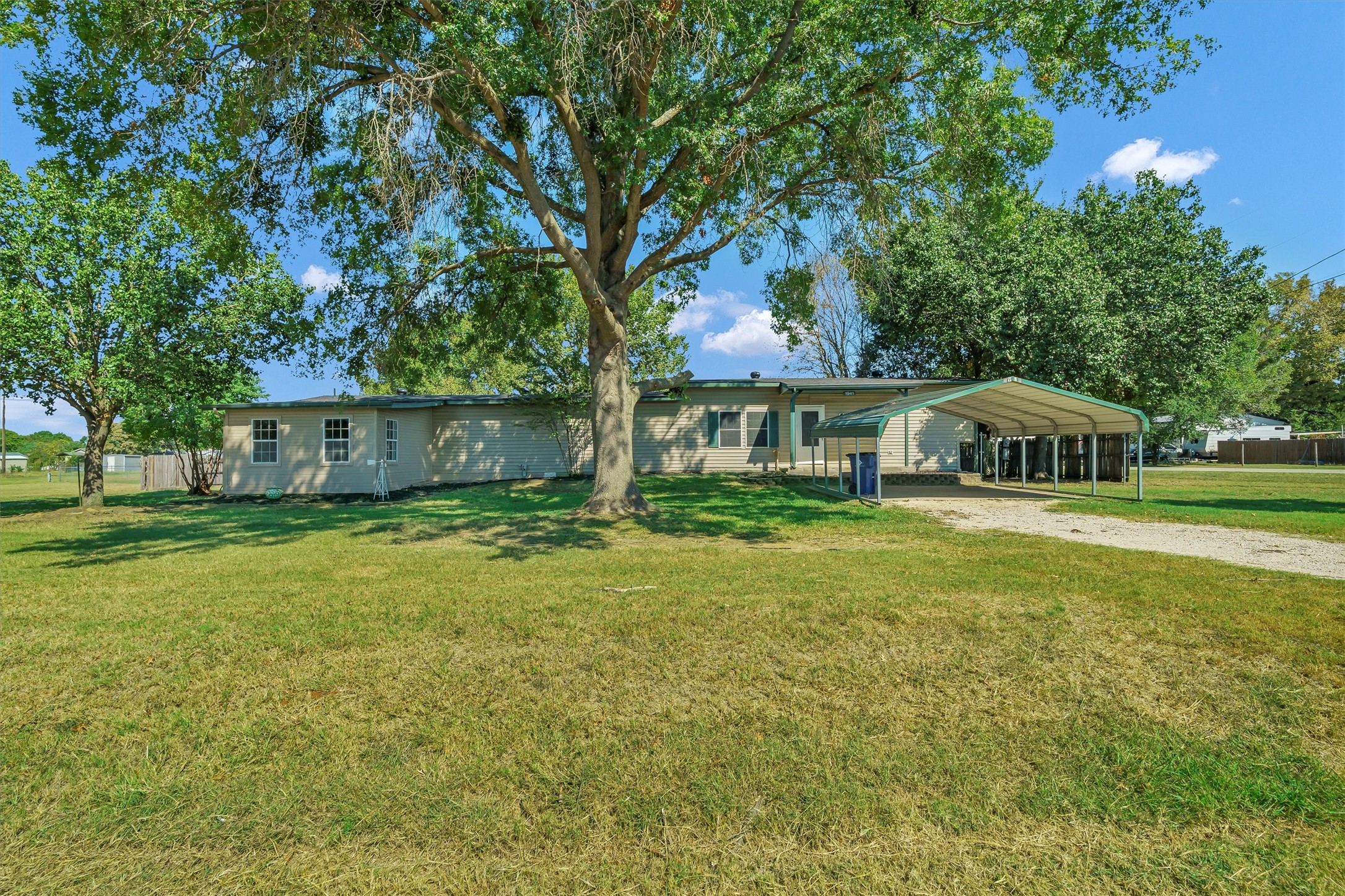 1941 Lariat Lane Burleson TX 76028