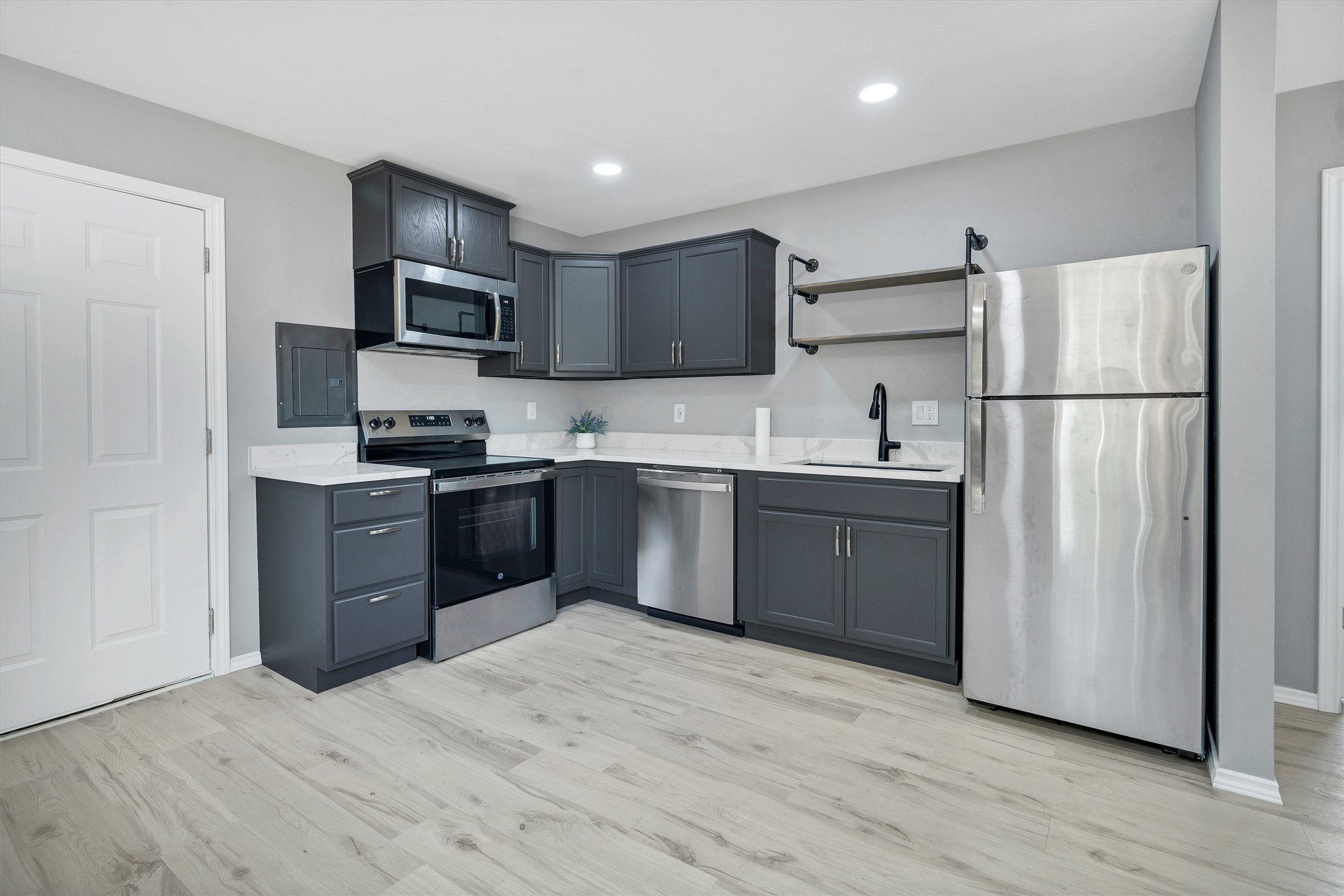 1941 Lariat Lane Burleson TX 76028