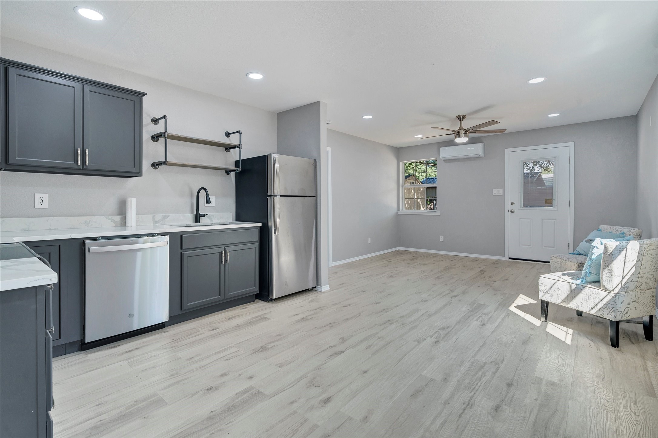 1941 Lariat Lane Burleson TX 76028